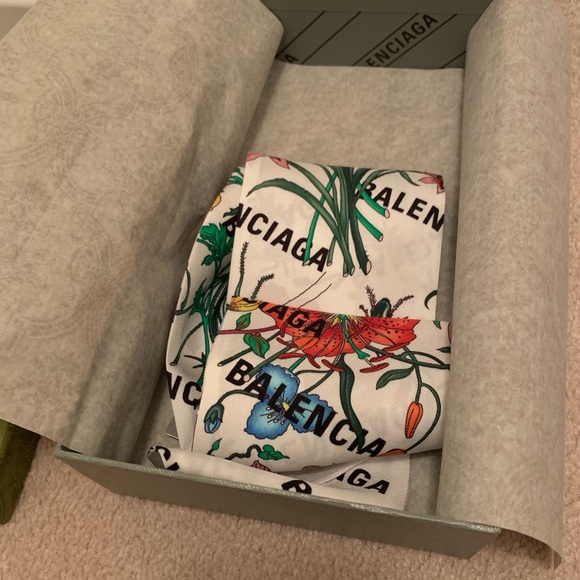 Gucci x Balenciaga floral twilly - Picture 3 of 7